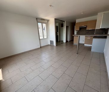 Location Appartement 2 pièces 45m² - Photo 2