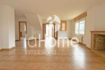 Casa o chalet de alquiler en La Conarda - Montesano