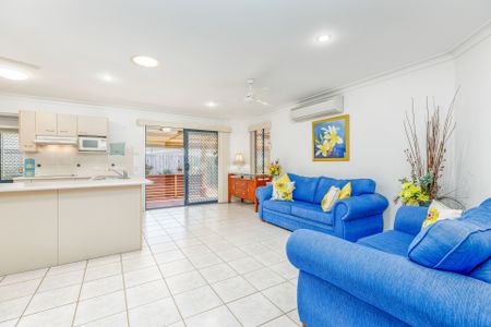 Lovely 4 Bedroom home with Side Access - Photo 3