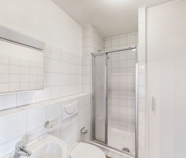 Spazioso e luminoso 1.5 locali immerso nel verde - Photo 3