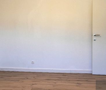Appartement te huur in Kermt voor € 820 met 1 slaapkamer - Photo 2