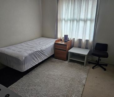 Glenview,Hamilton - 3 Bedroom includes lawns mown - Photo 1