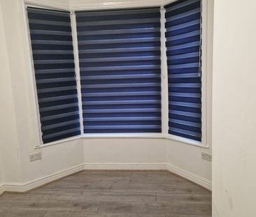 Studio Flat, Park Avenue Road, N17 - Photo 3