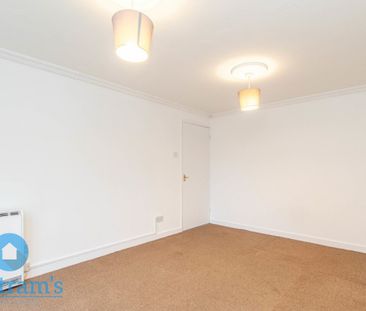 2 bed Flat for Rent - Photo 2