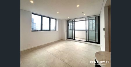 Stunning 28th Floor Apartment with Breathtaking Views - Photo 2