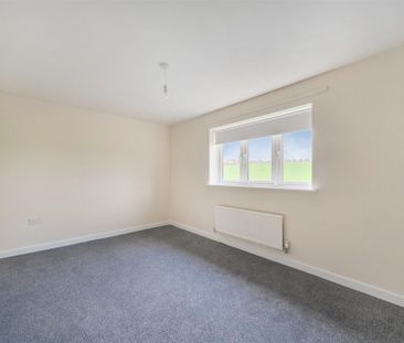 2 bedroom semi-detached house to rent - Photo 6