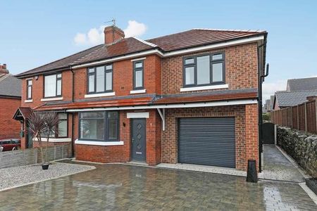 Sunnyside, Tingley, WF3 - Photo 5