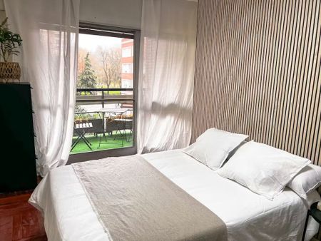 Calle de Loeches, Madrid, Community of Madrid 28008 - Foto 2