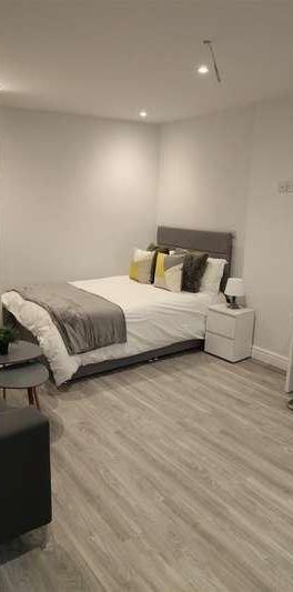 Woodborough Road, Nottingham, NG3 - Photo 2