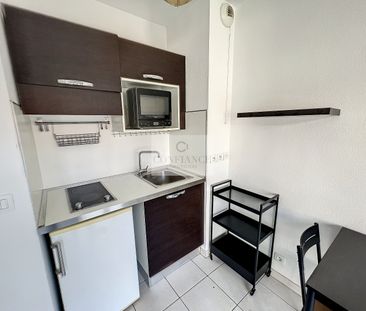 Location Appartement 1 pièce 16m² ST LAURENT DU VAR 06700 - Photo 4