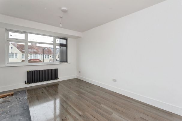 Masefield Avenue, Southall, UB1 2NE - Photo 1