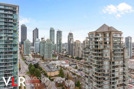 Condo in Burnaby, BC - Photo 2