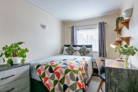 5 bedroom terraced house to rent - Photo 3