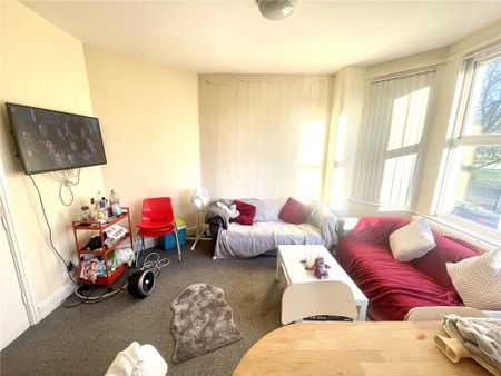 3 bedroom apartment to rent - Photo 3