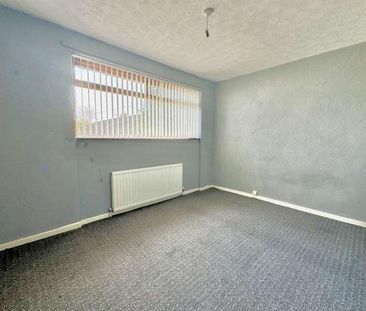 Manor Farm Gardens, Leeds, LS10 - Photo 6