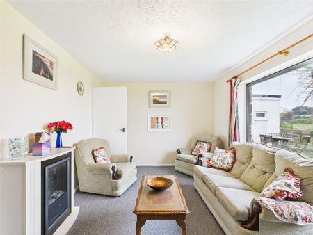 3 bedroom bungalow to rent - Photo 2