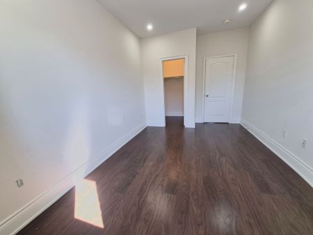 For Lease - 3192 Meadow Marsh Crescent, Oakville, Ontario - Photo 3