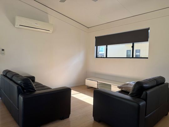 Modern Two Bedroom Furnished Unit - Photo 1