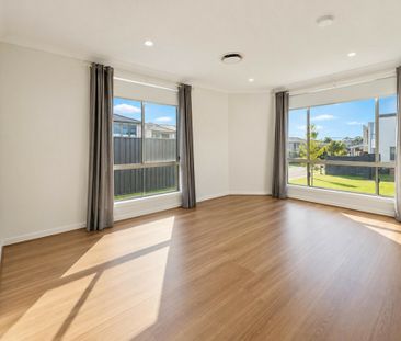 Beautiful 3 Bedroom Home - Great Location! - Photo 1
