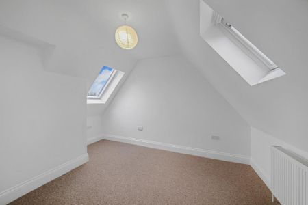 5 bedroom detached house to rent - Photo 3