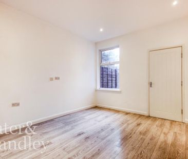 3 bedroom terraced house to rent - Photo 3