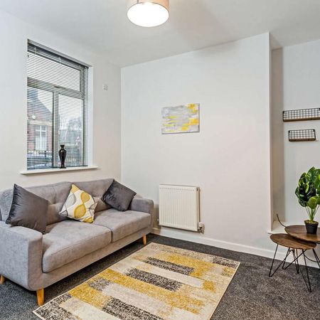 10 bedroom house of multiple occupation to rent - Photo 3