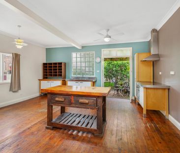 This charming country cottage awaits you! - Photo 6