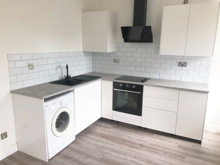 2 Bed Flat, Darnton Road, OL6 - Photo 5