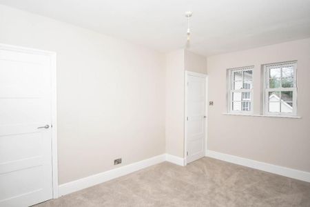 3 bedroom detached house to rent - Photo 2
