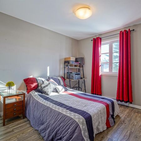 Sherbrooke – Rock Forest – Très beau et grand logement 4 1/2 style maison à louer - Photo 3