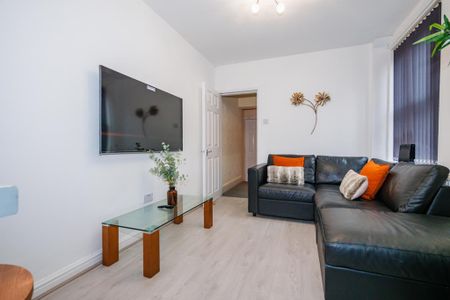 6 bedroom end of terrace house to rent - Photo 3