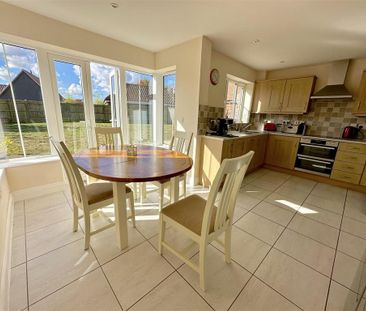 4 bedroom detached house to rent - Photo 6