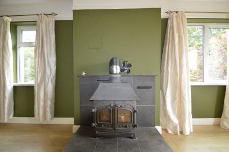 2 bedroom detached bungalow to rent - Photo 2