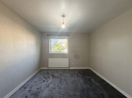 3 Bedroom House - End Terrace To Let - Photo 4