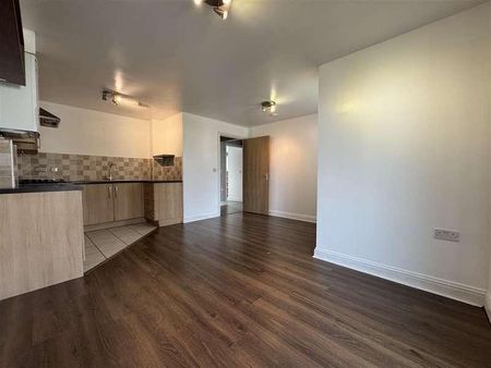 Franklin House. Twickenham Close, Swindon, SN3 - Photo 2