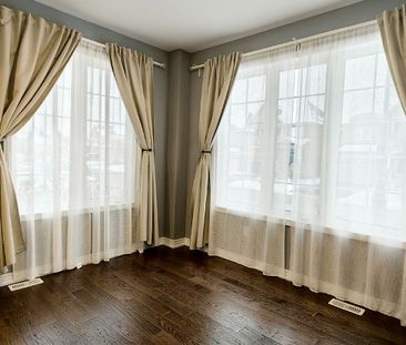 For Lease - 164 Emma Broadbent Court, Newmarket, Ontario - Photo 4