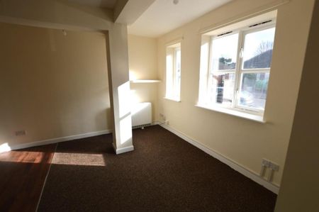 Bradgate Drive, Wigston, Leicestershire - Photo 2