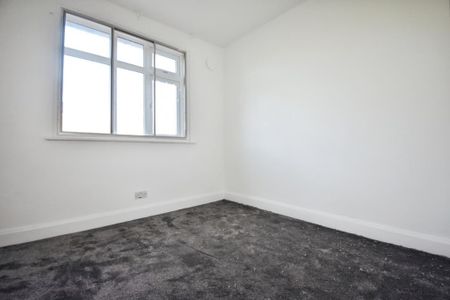 3 bedroom end of terrace house to rent - Photo 5