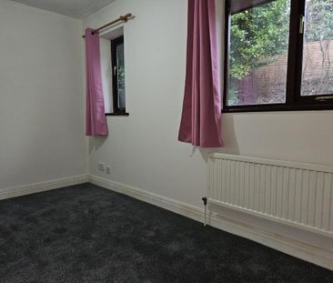 2 bedroom semi-detached house to rent - Photo 5