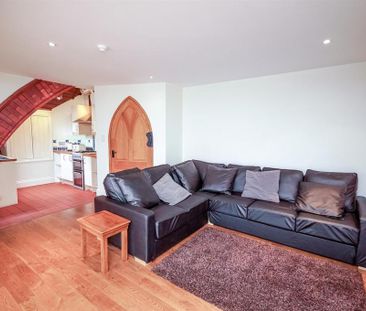 3 bedroom flat to rent - Photo 3