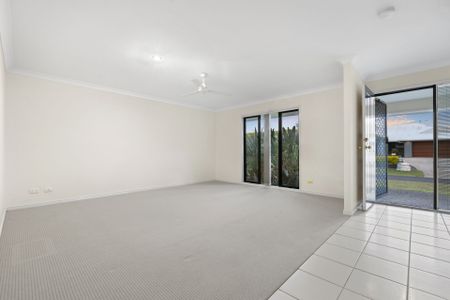 For Lease: Modern Family Home with Spacious Yard and Contemporary Comforts in Ormeau - Photo 2