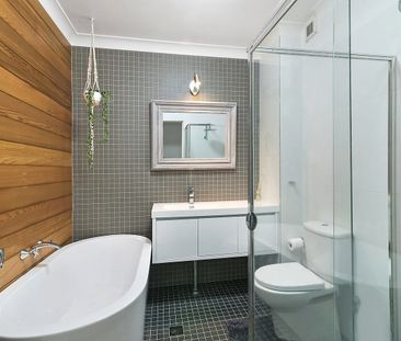 MODERN 2 BEDROOM UNIT – BEACHFRONT LOCATION - Photo 2