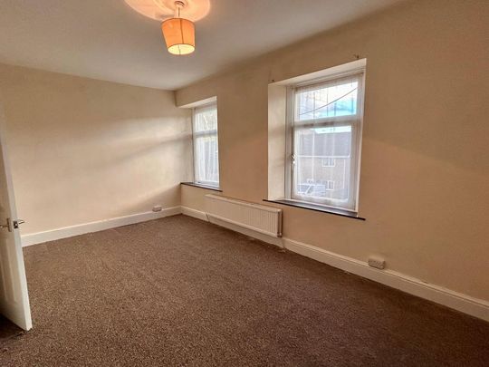 3 bedroom end of terrace house to rent - Photo 1