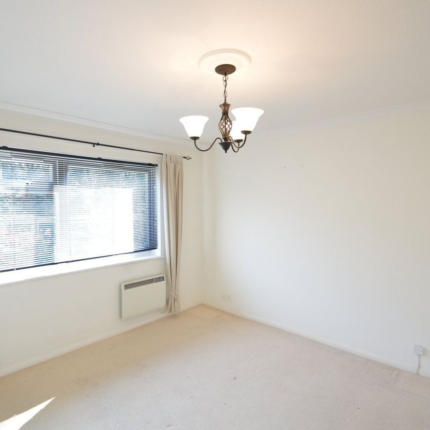 Woodridings, Elgin Road, WEYBRIDGE, KT13 - Photo 1