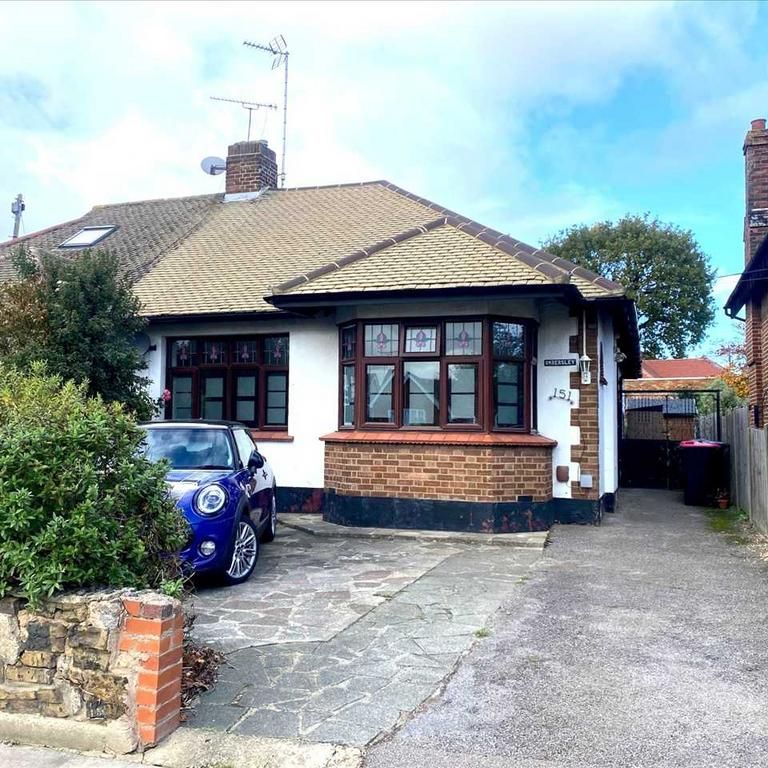 2 bedroom bungalow to rent - Photo 1