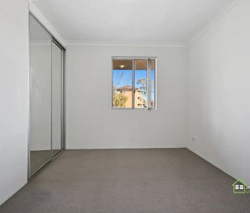 “Refreshing First Floor Apartment” - Photo 2