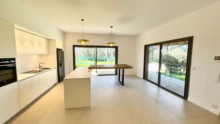 LUYNES VILLA NEUVE 130M² PISCINE IBS BLAQUE - Photo 3