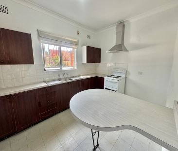 Three Bedroom Townhouse For Lease Now! - Photo 2