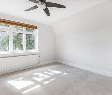 Chestnut Drive, Englefield Green, Egham, Surrey, TW20 0BJ - Photo 3