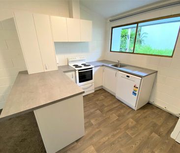 Modern Lockwood - Photo 2